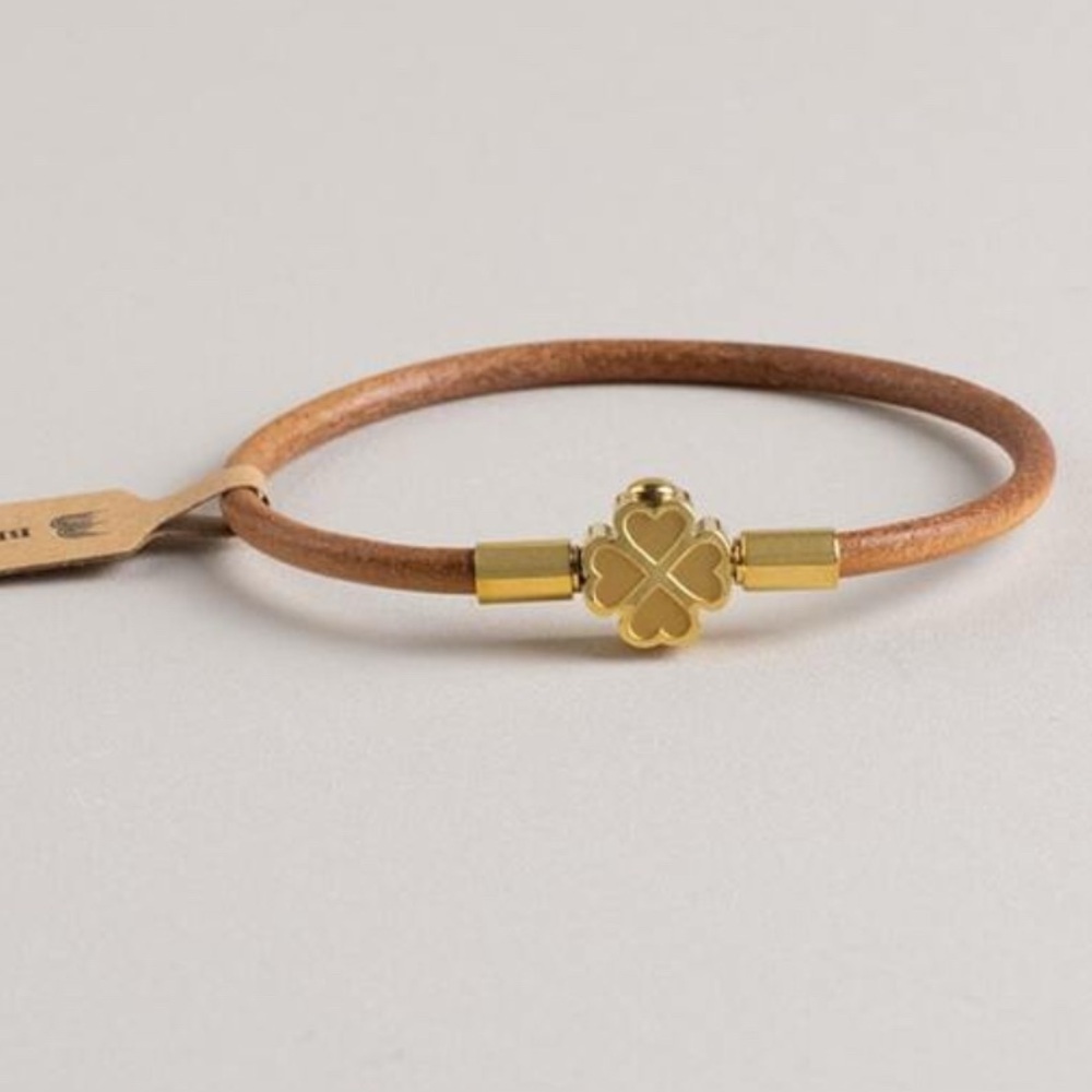 NWT four leaf clover 18k gold plated Gold and Tan Bracelet - Picture 2 of 3